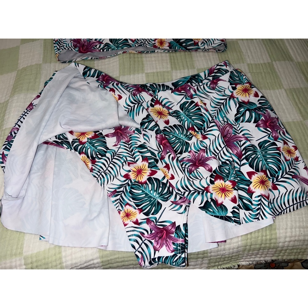 Tropical Floral Two-Piece Set - Picture 3 of 4